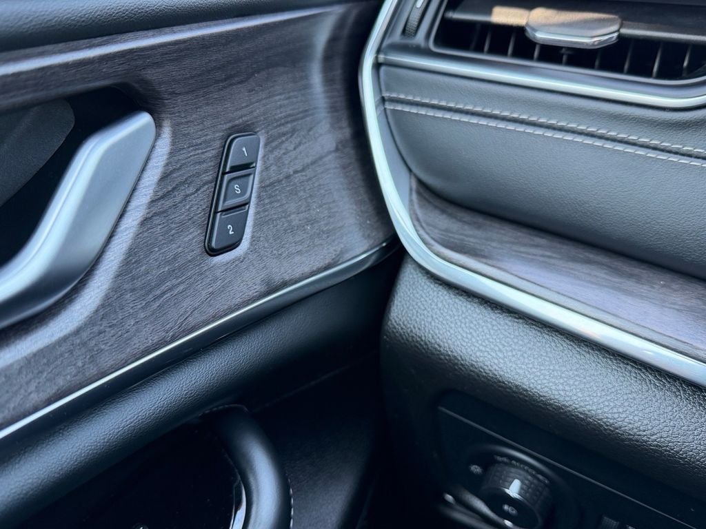 2023 Jeep Grand Cherokee Overland