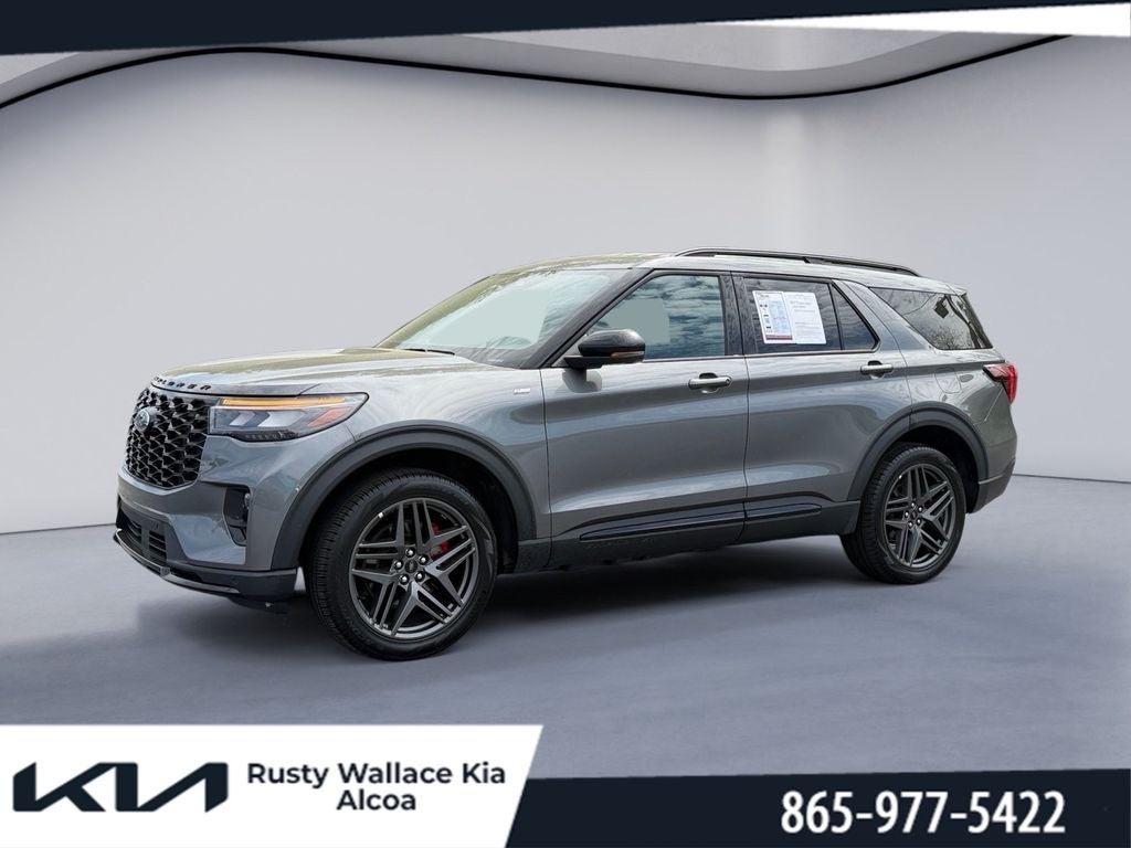 2025 Ford Explorer ST-Line