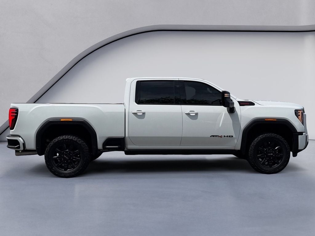 2024 GMC Sierra AT4