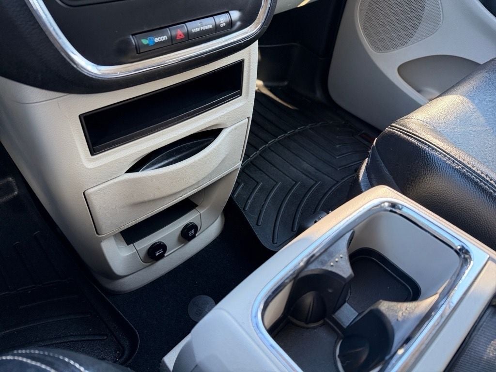 2014 Chrysler Town & Country Touring