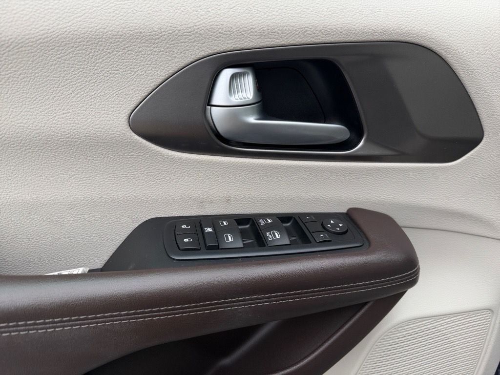 2017 Chrysler Pacifica Touring-L