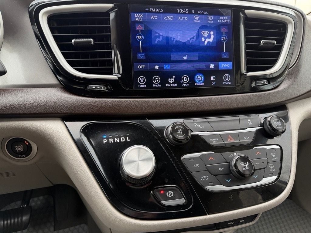 2017 Chrysler Pacifica Touring-L