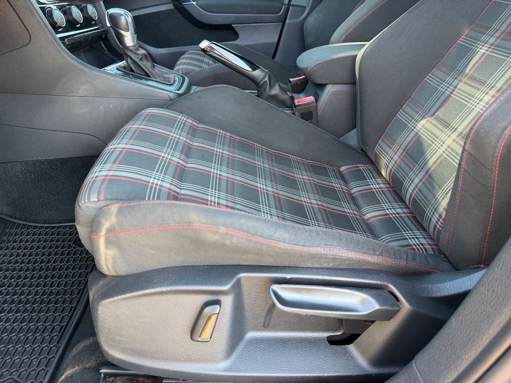 2019 Volkswagen Golf GTI S