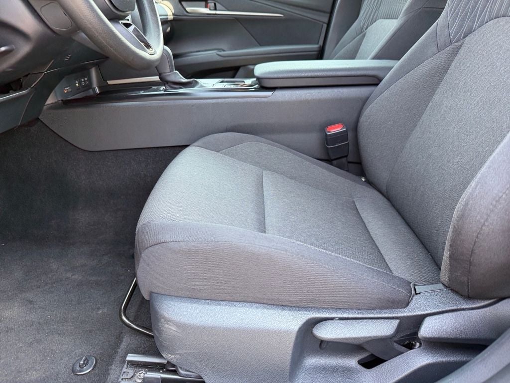 2025 Toyota Camry Hybrid LE