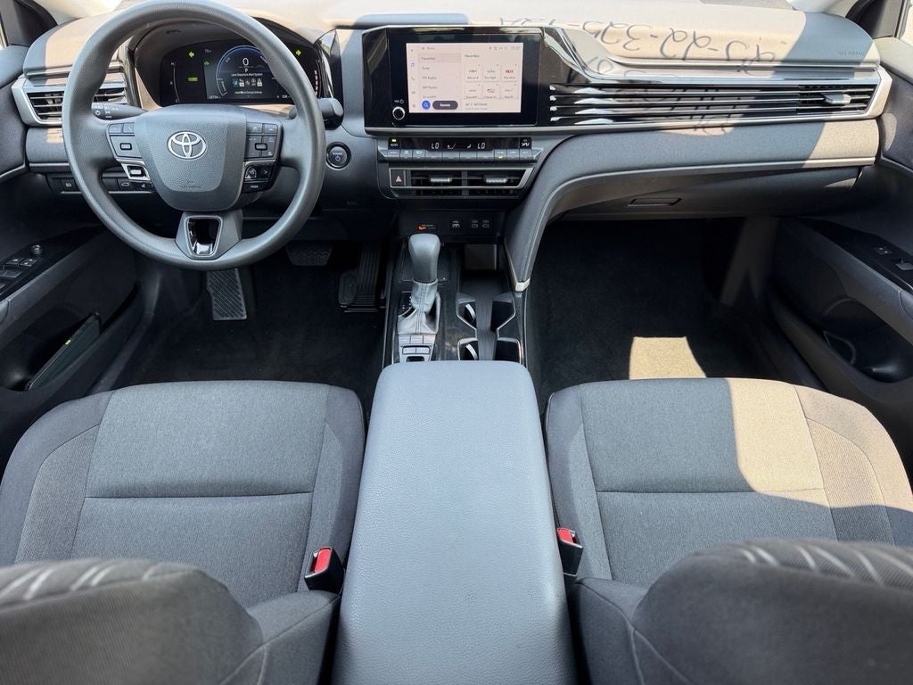2025 Toyota Camry Hybrid LE