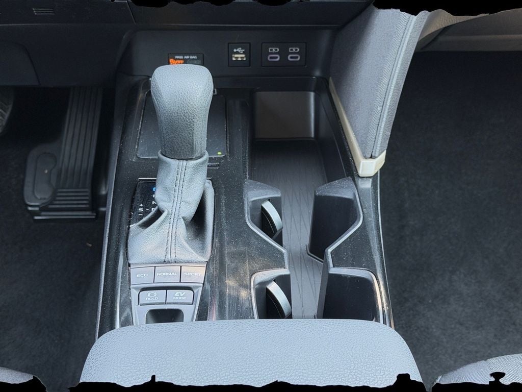 2025 Toyota Camry Hybrid LE