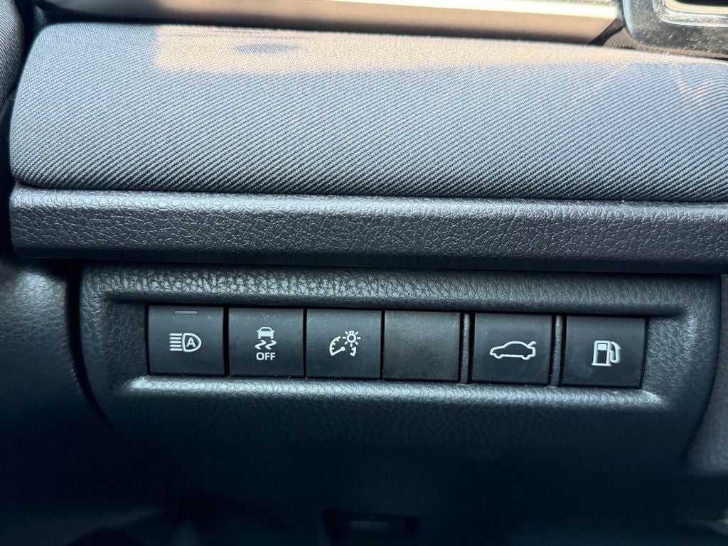 2025 Toyota Camry Hybrid LE