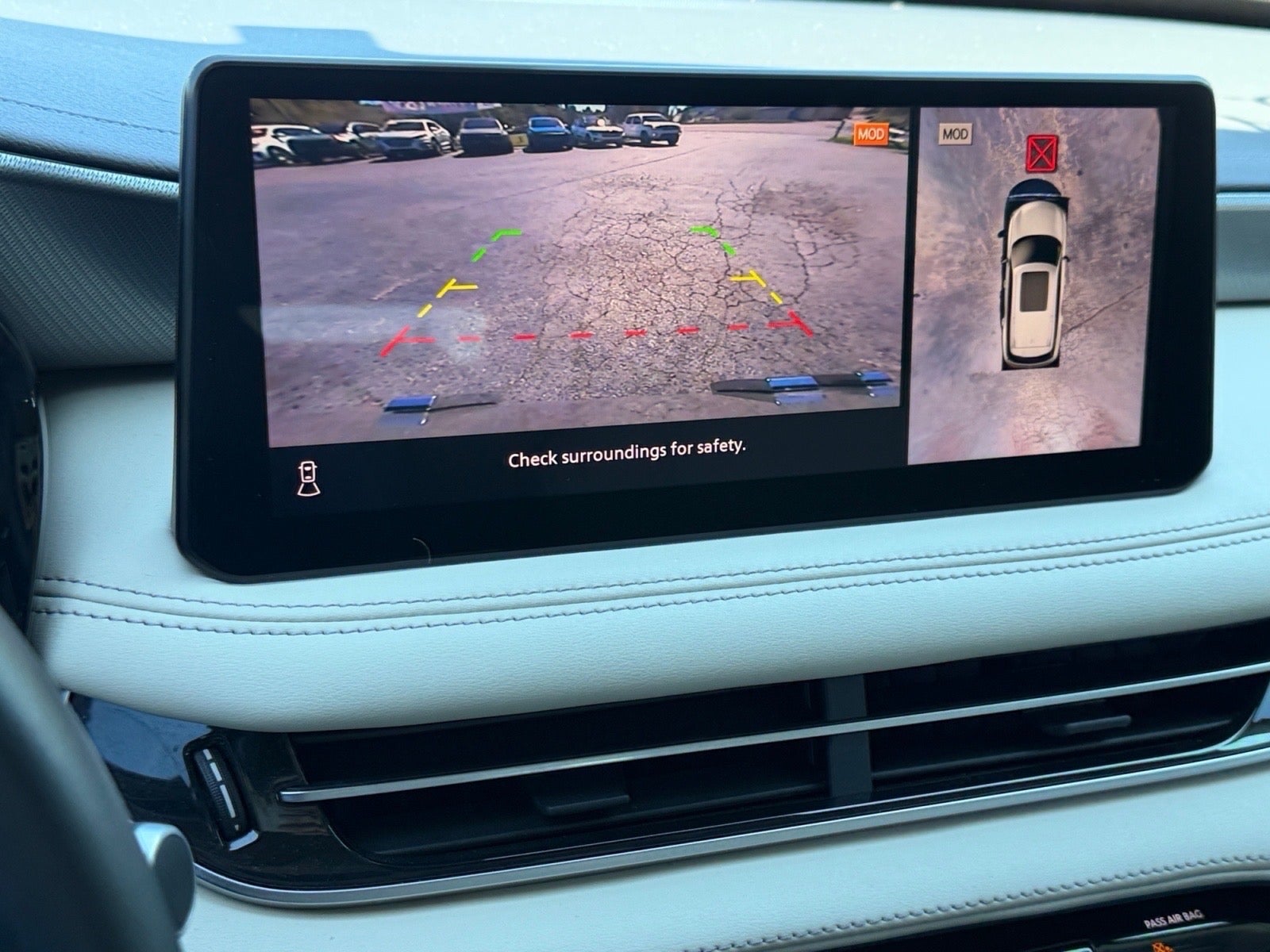 2023 INFINITI QX60 LUXE