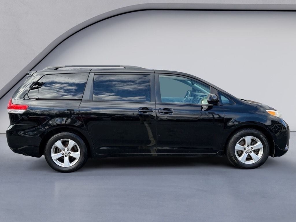 2012 Toyota Sienna LE