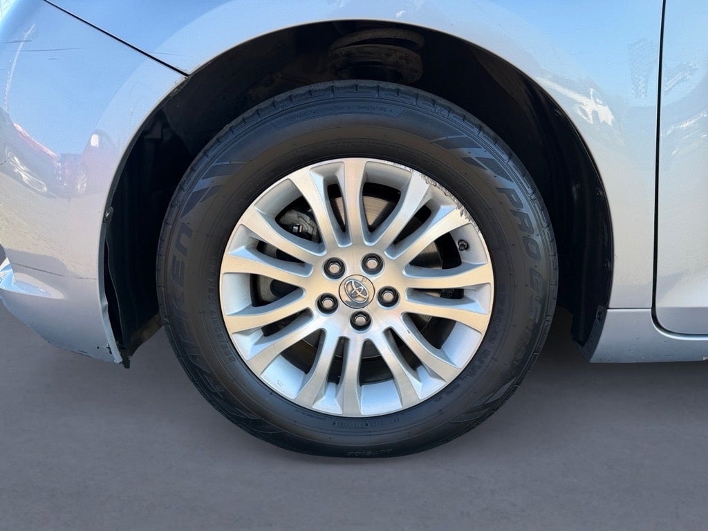 2013 Toyota Sienna XLE