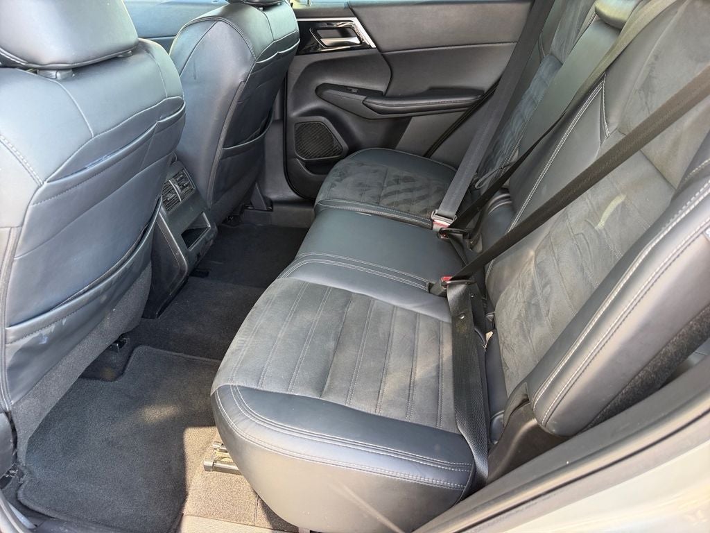 2022 Mitsubishi Outlander SE