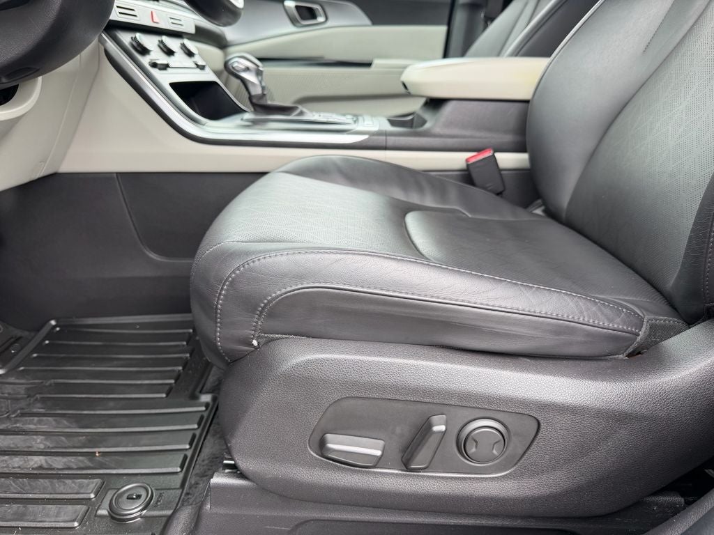 2023 Kia Carnival LX