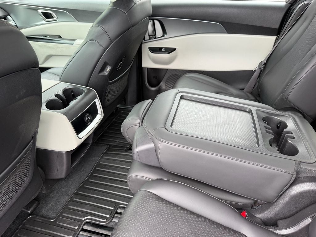 2023 Kia Carnival LX