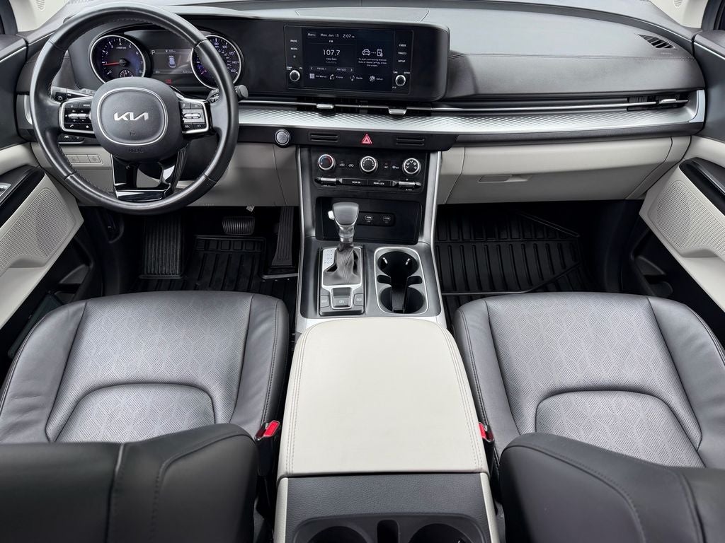 2023 Kia Carnival LX