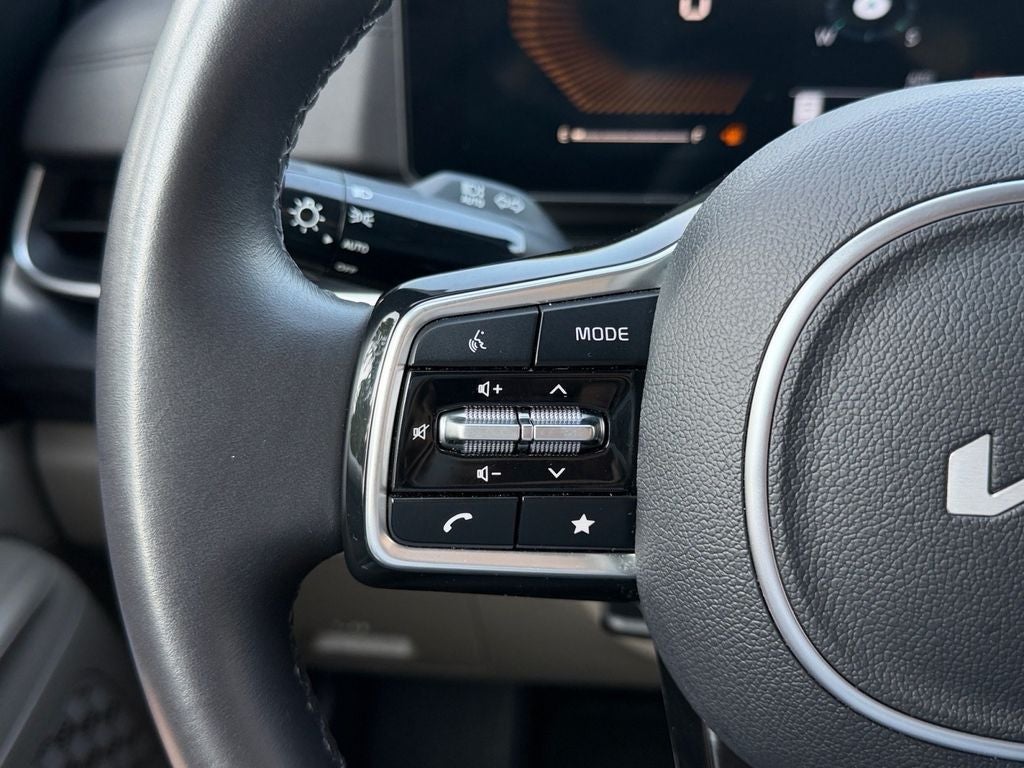 2025 Kia Carnival LXS