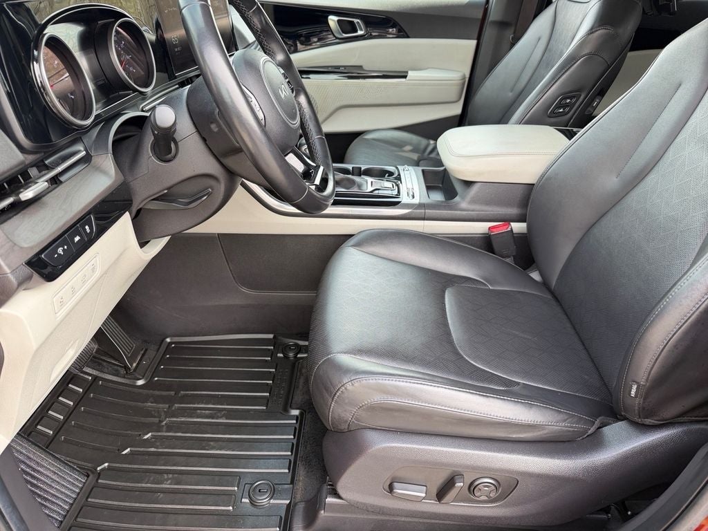 2022 Kia Carnival SX