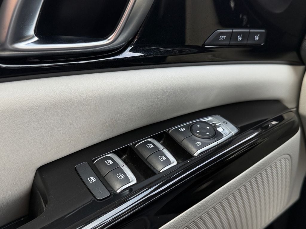 2022 Kia Carnival SX