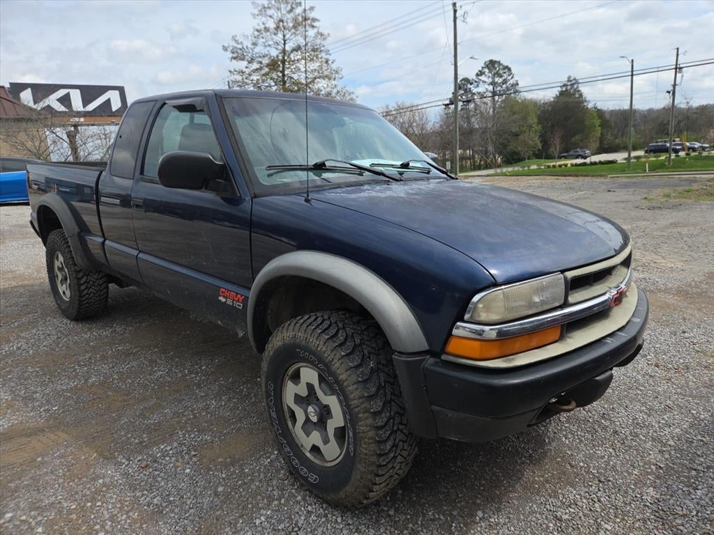 2000 Chevrolet S-10 LS w/ZR2