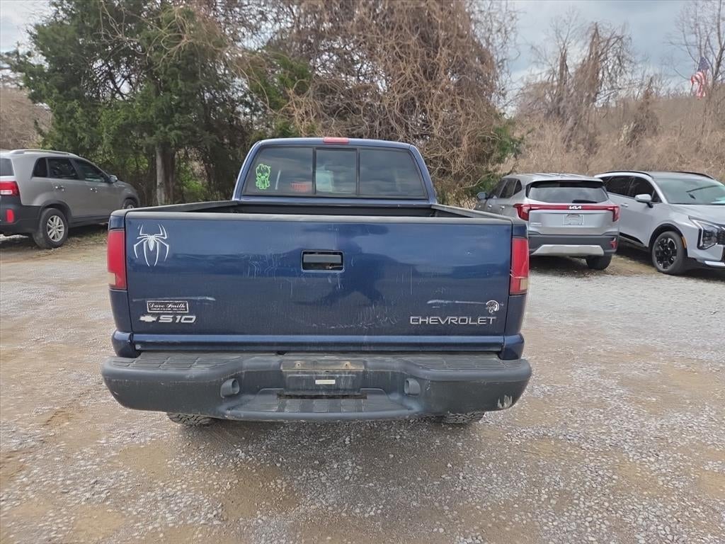 2000 Chevrolet S-10 LS w/ZR2