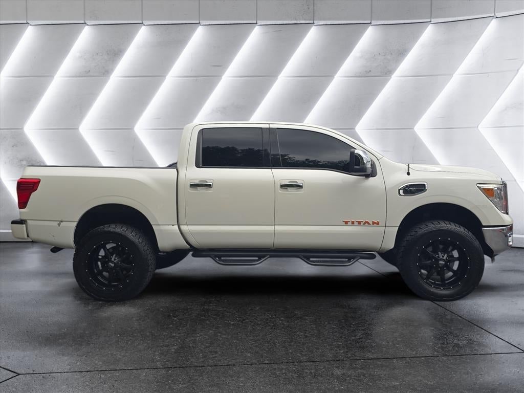 2017 Nissan Titan SL