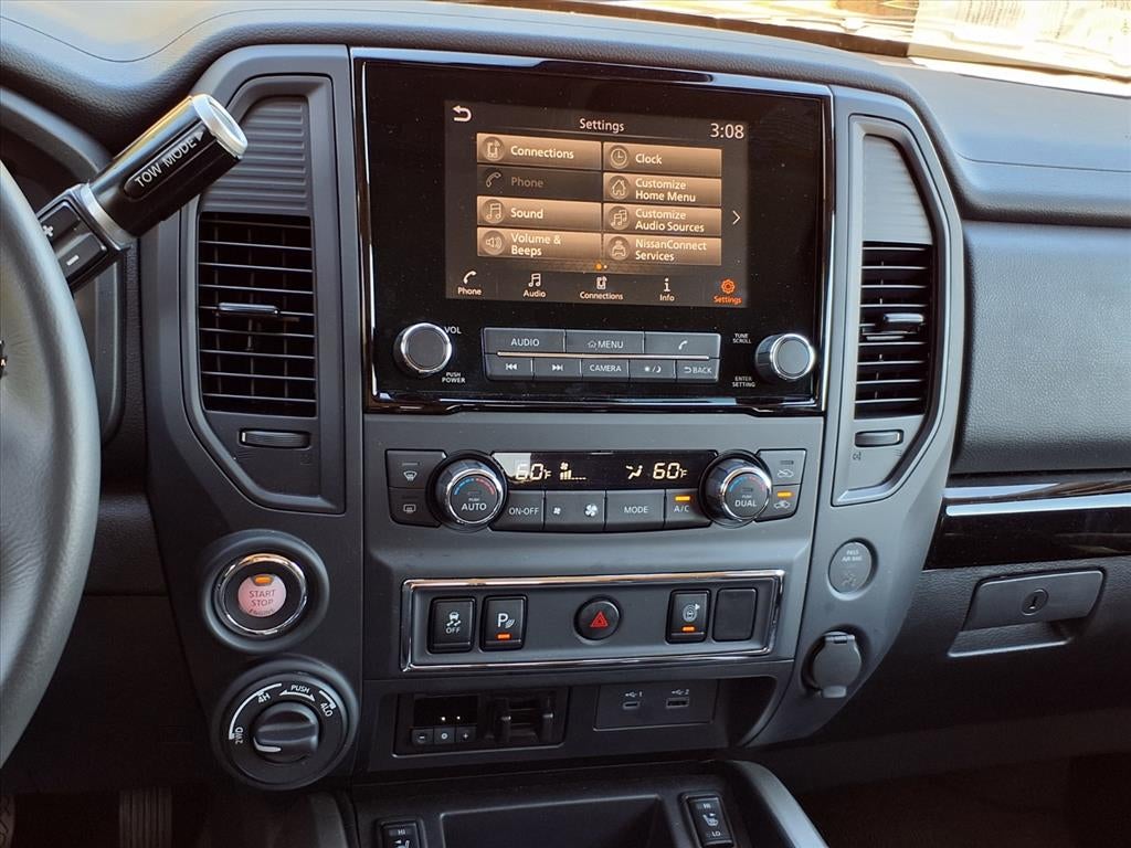 2024 Nissan Titan SV