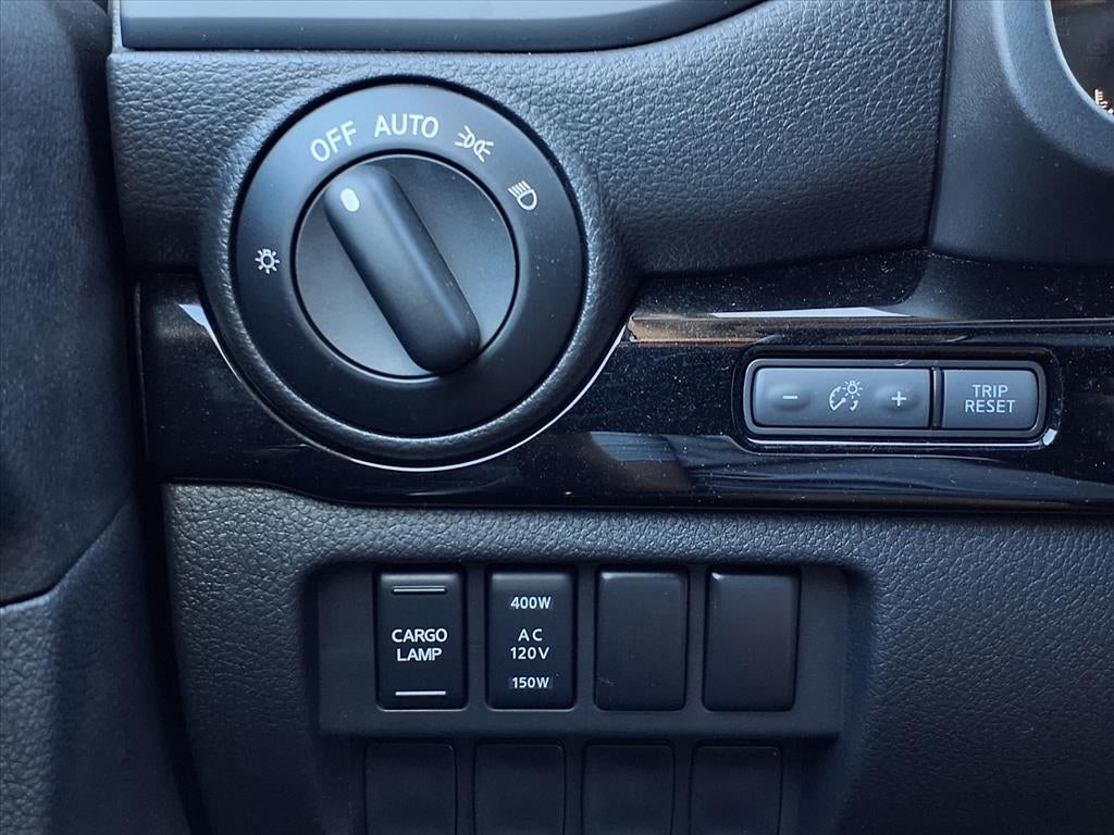 2024 Nissan Titan SV