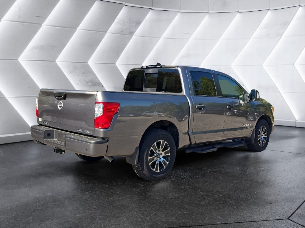 2024 Nissan Titan SV