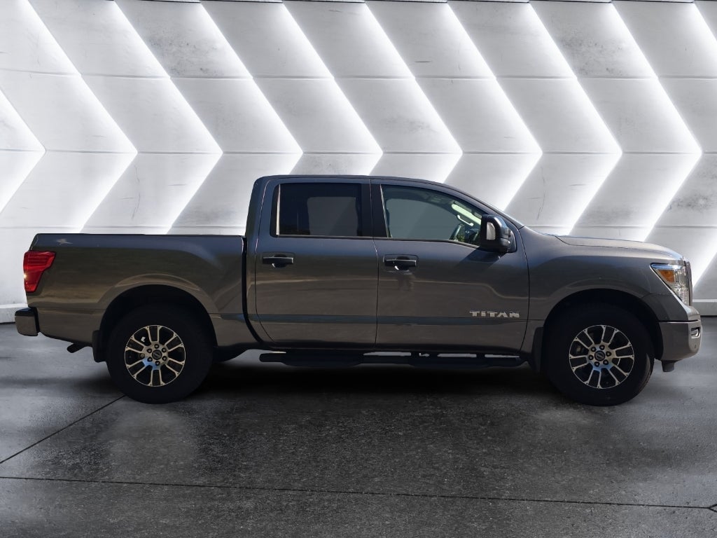 2024 Nissan Titan SV