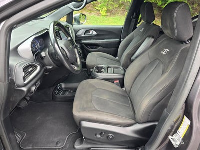 2021 Chrysler Pacifica Touring