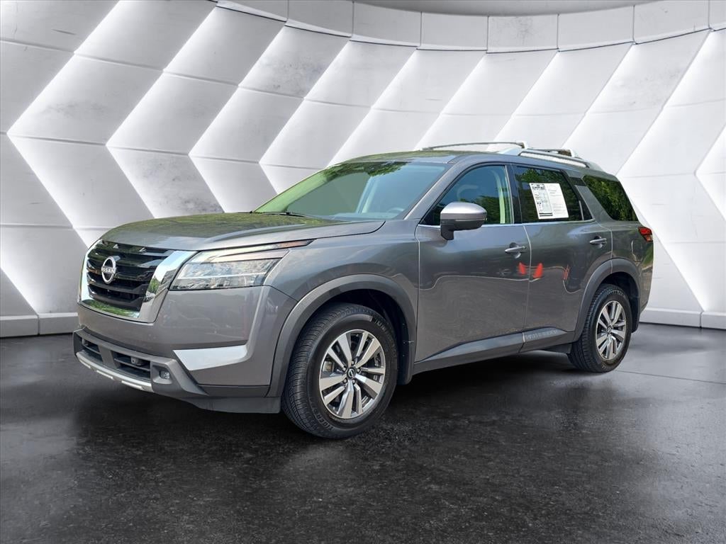 2022 Nissan Pathfinder SL