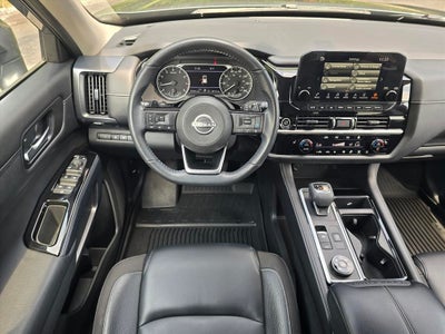 2022 Nissan Pathfinder SL