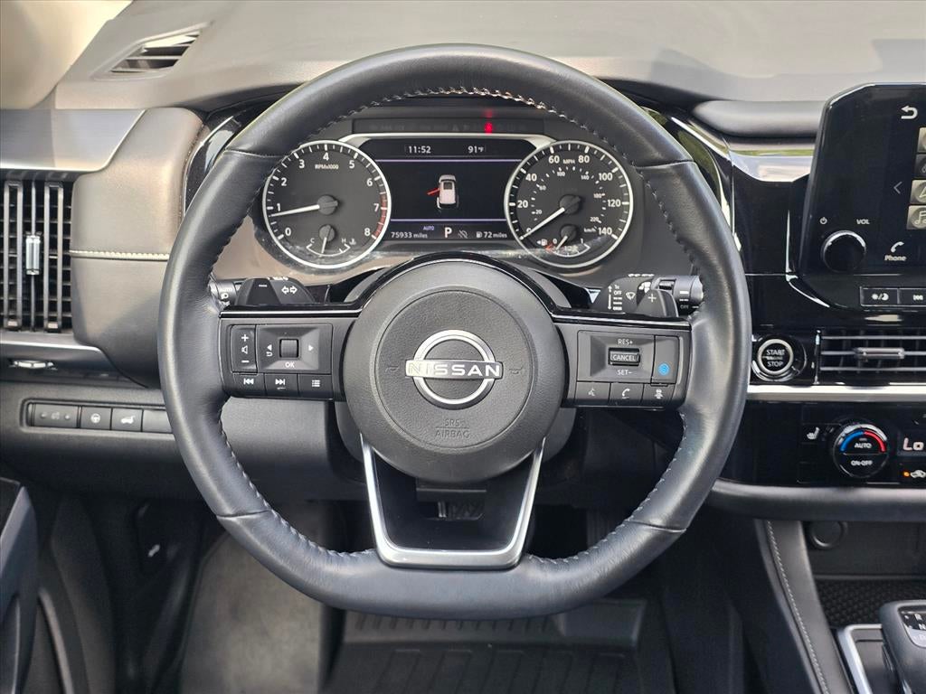2022 Nissan Pathfinder SL
