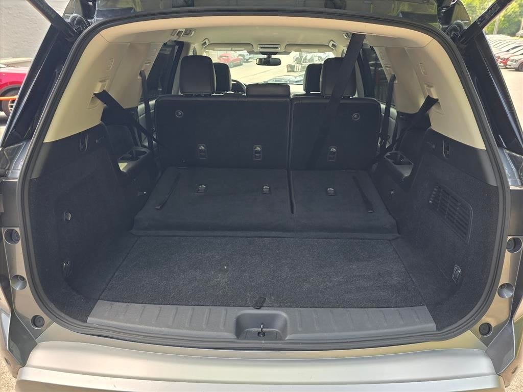 2022 Nissan Pathfinder SL