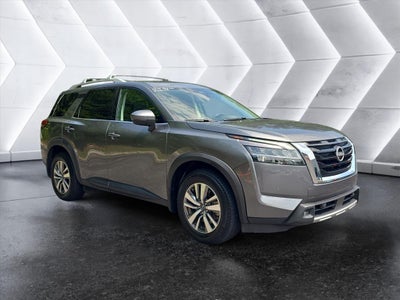2022 Nissan Pathfinder SL