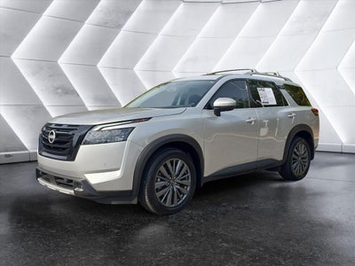2025 Nissan Pathfinder SL