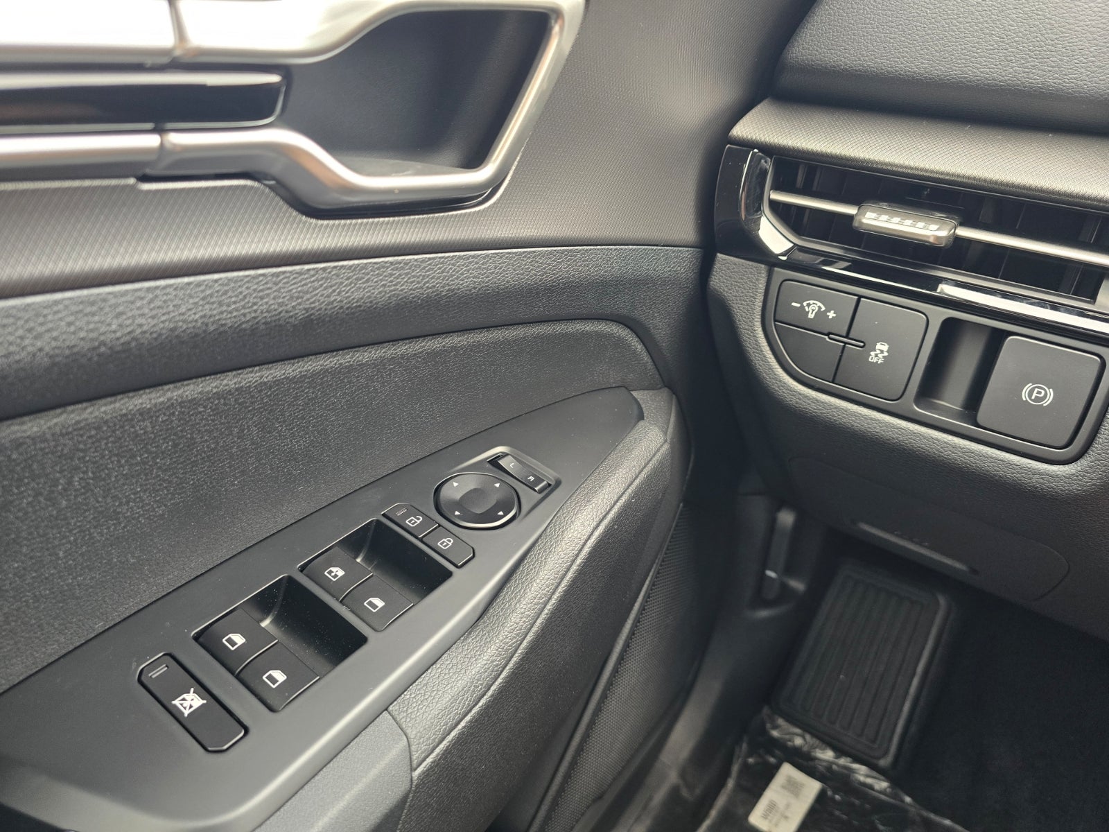 2027 Kia Sportage LX