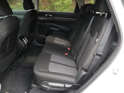2025 Kia Sorento LX