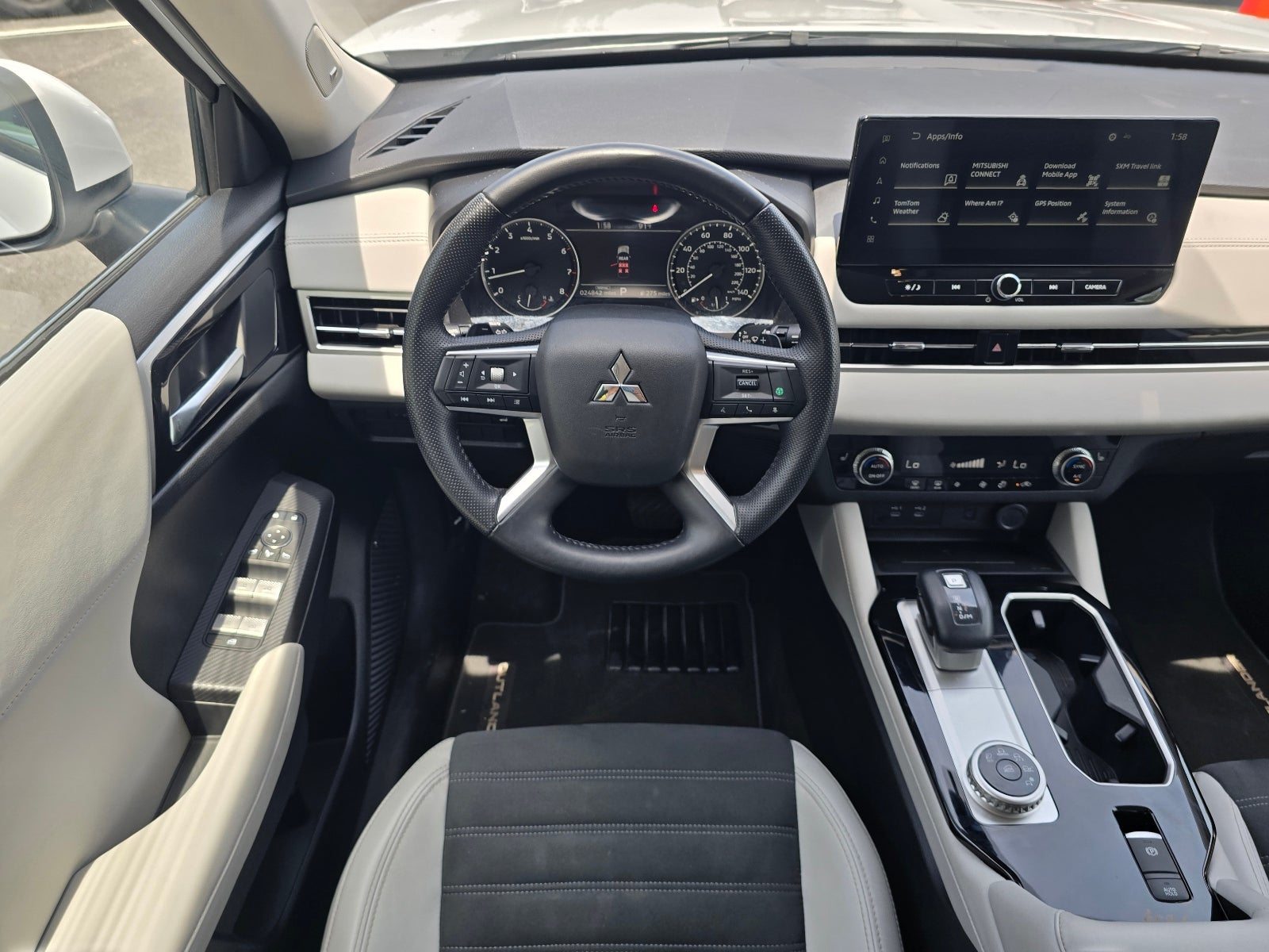 2025 Mitsubishi Outlander SE