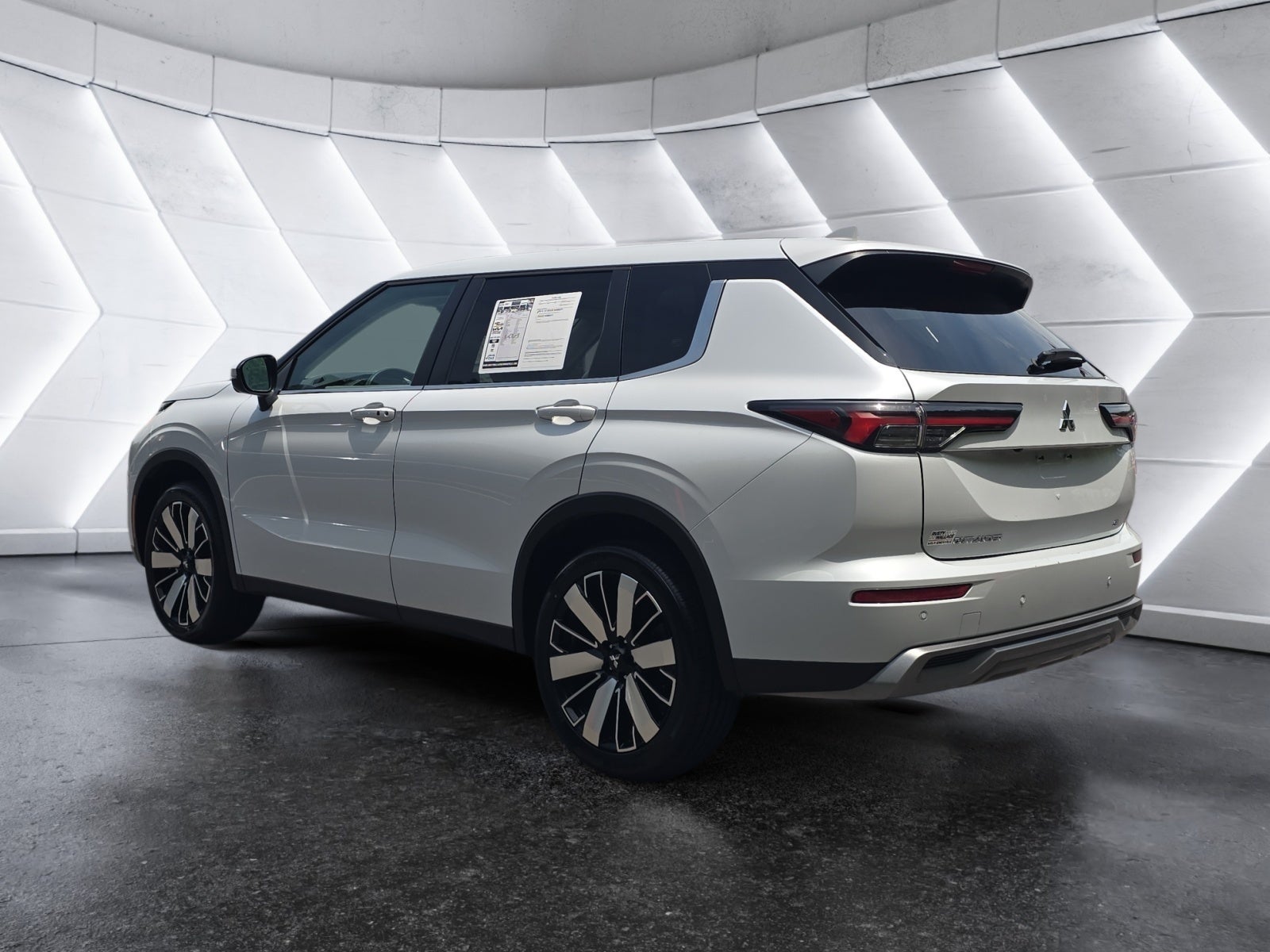 2025 Mitsubishi Outlander SE