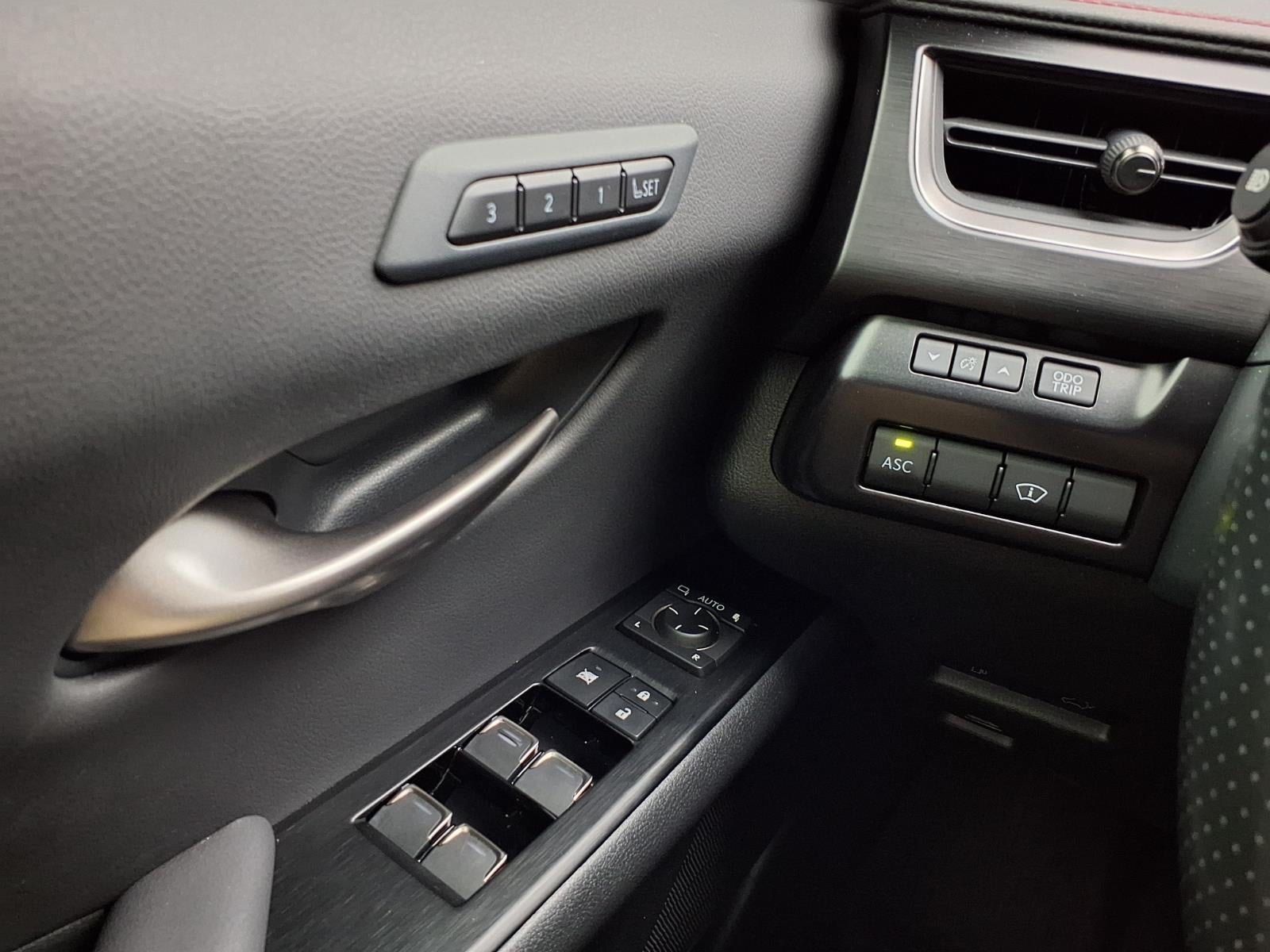 2023 Lexus UX UX 250h F SPORT Handling