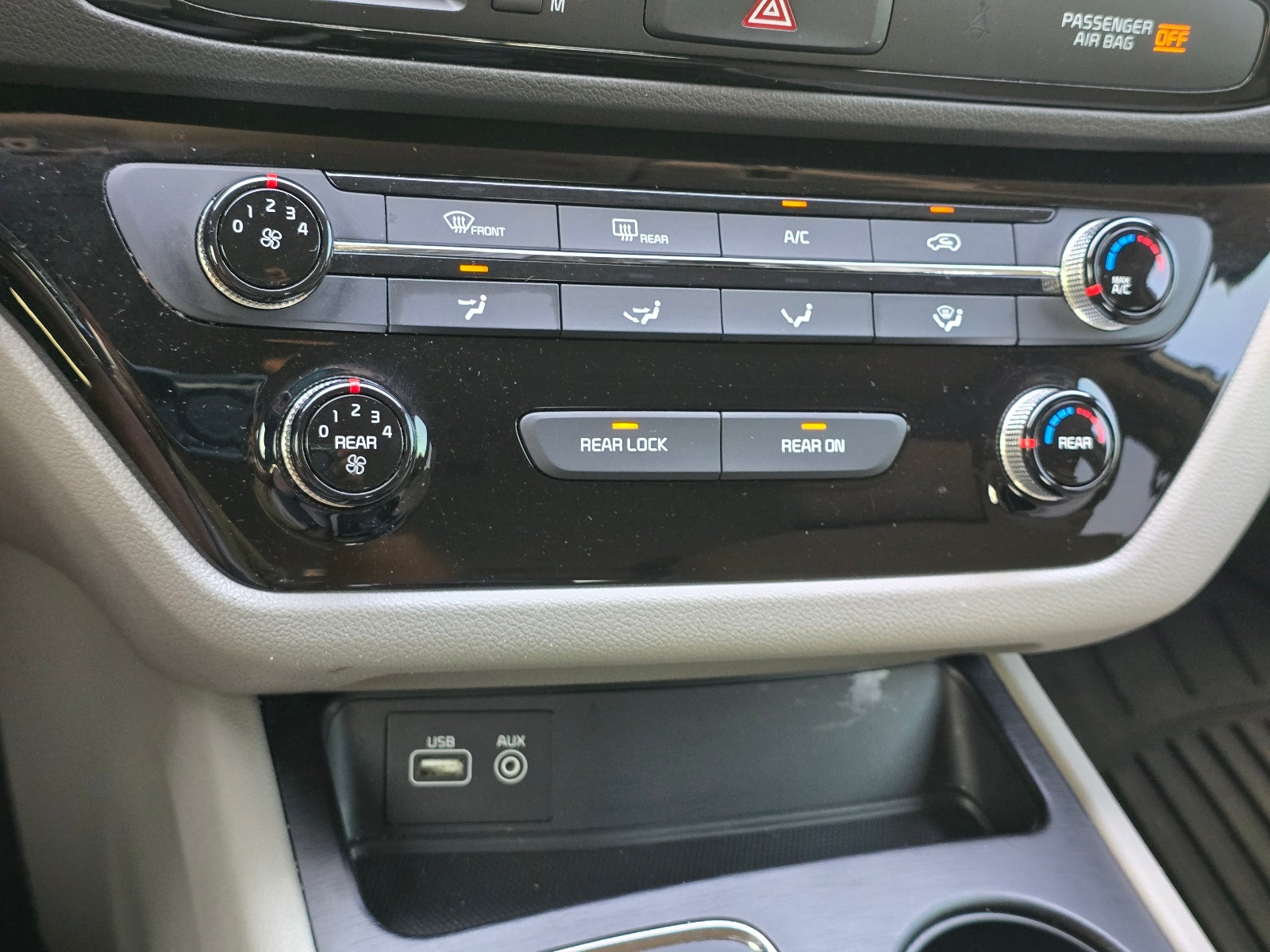 2018 Kia Sedona L
