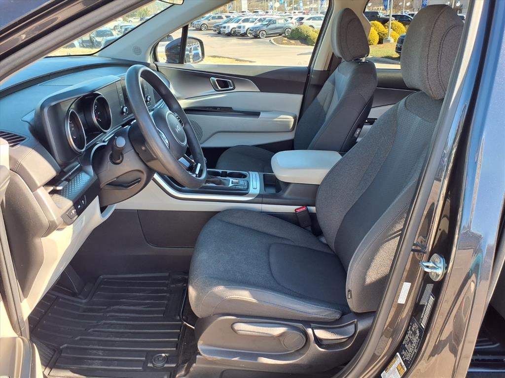 2022 Kia Carnival LX