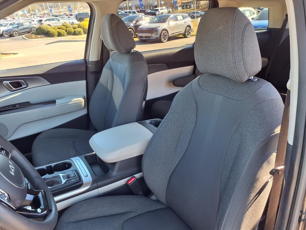 2022 Kia Carnival LX