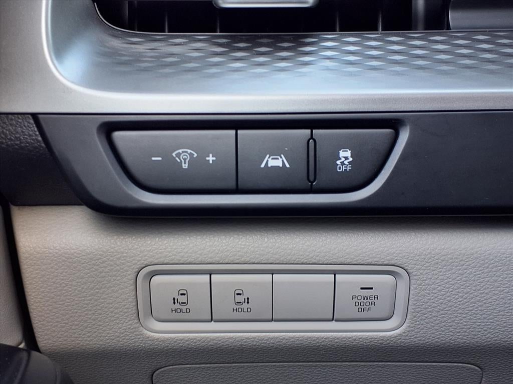 2022 Kia Carnival LX