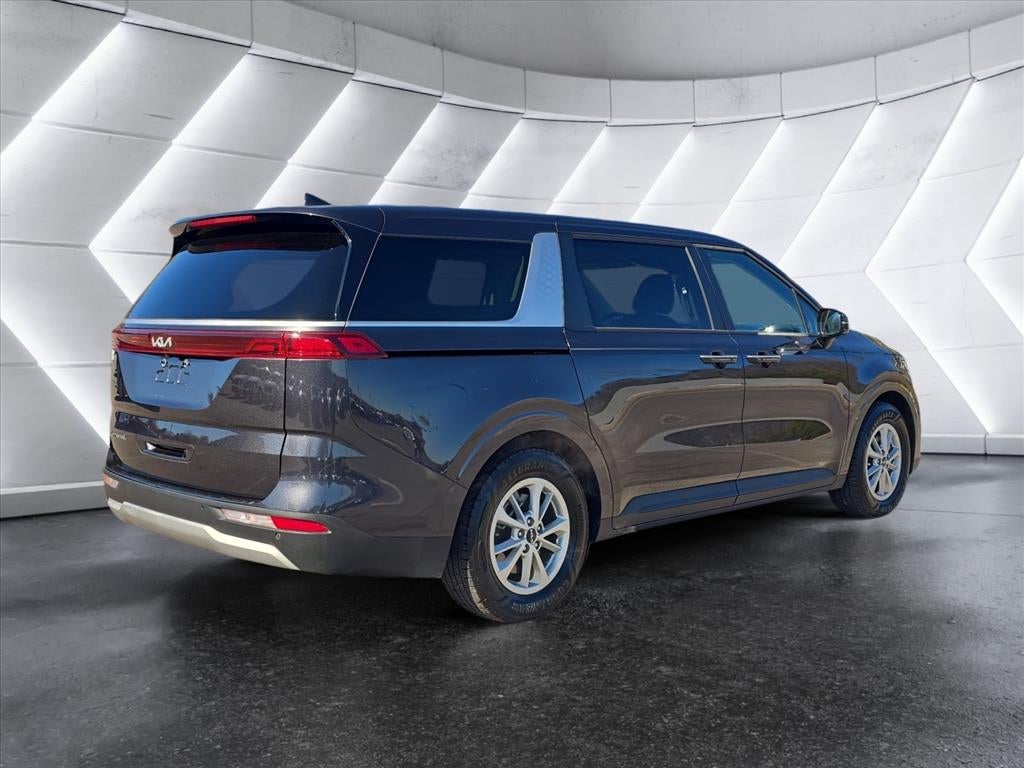2022 Kia Carnival LX