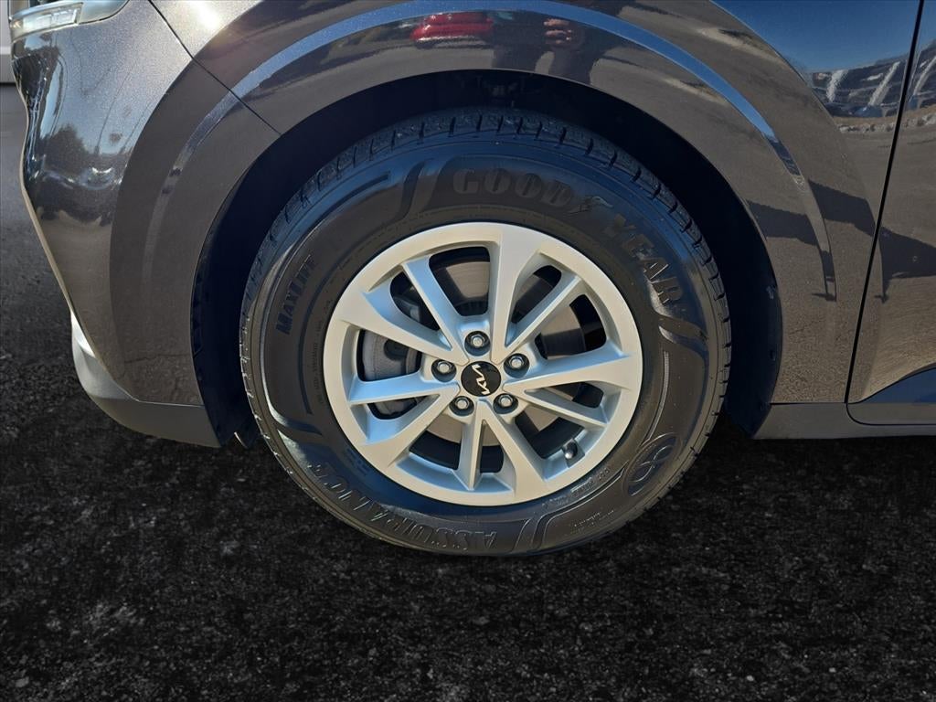 2022 Kia Carnival LX