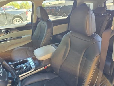 2024 Kia Carnival LX