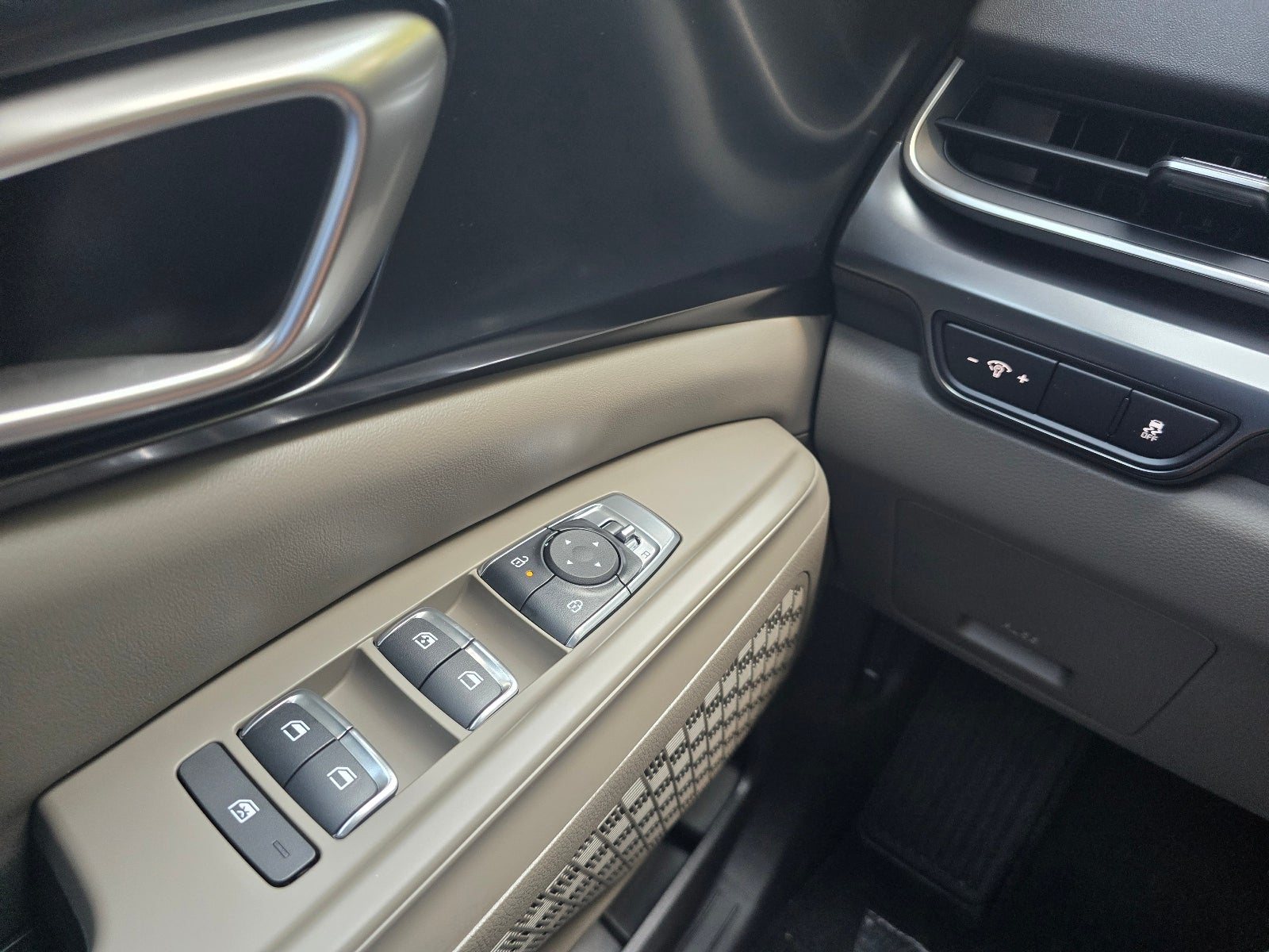 2027 Kia Carnival LXS