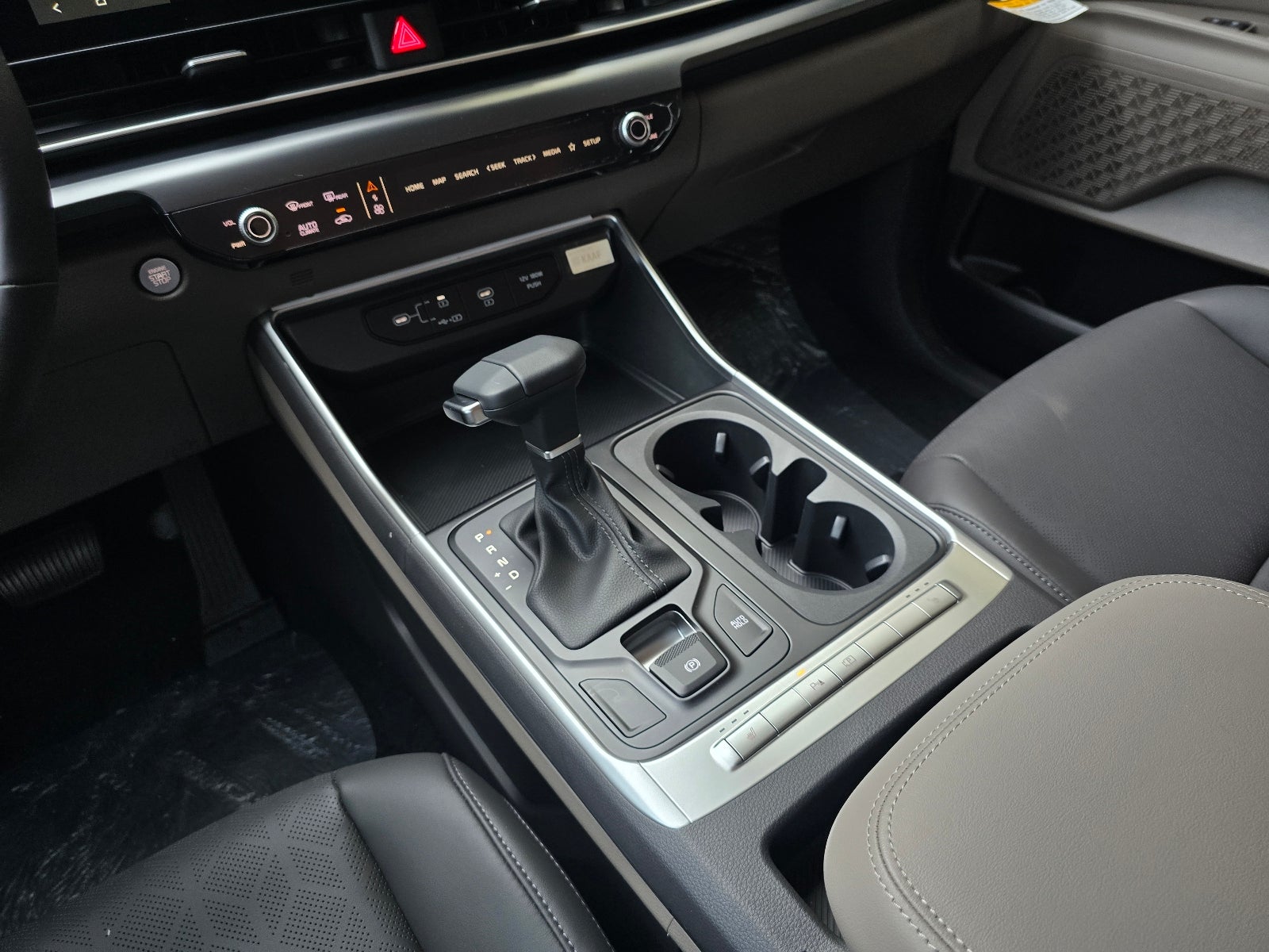 2027 Kia Carnival LXS