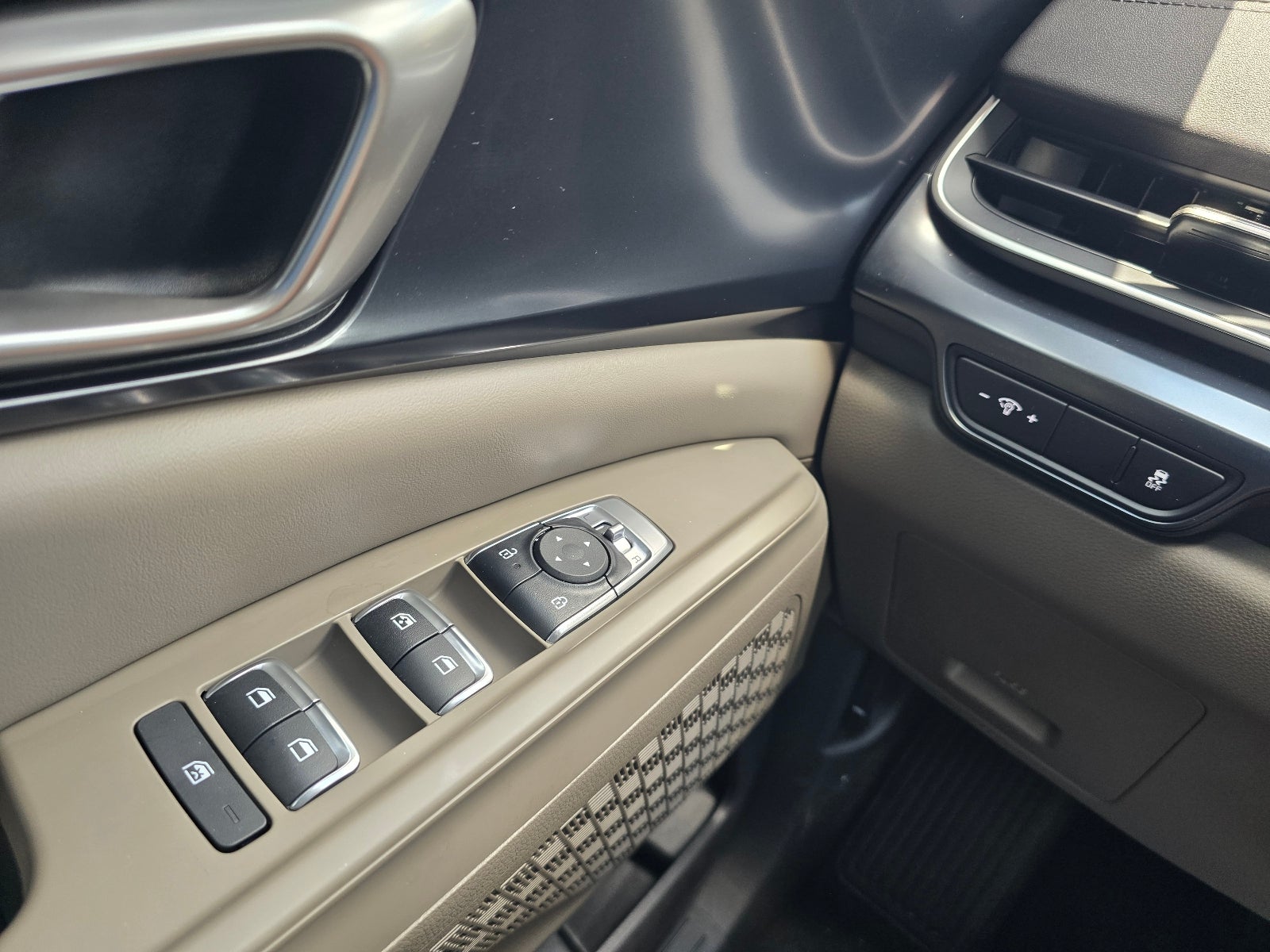 2027 Kia Carnival LX